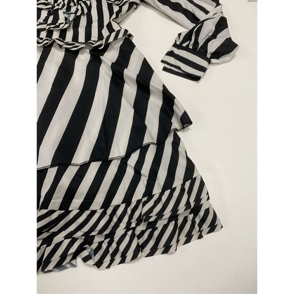 Striped Patterned Ruffled Dress - Picture 2 of 6